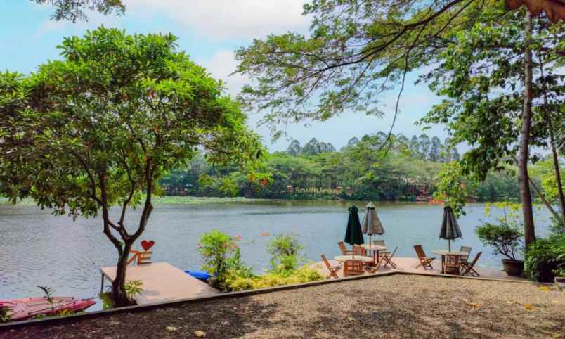 dijual rumah jl kaiabang tengah bekasi