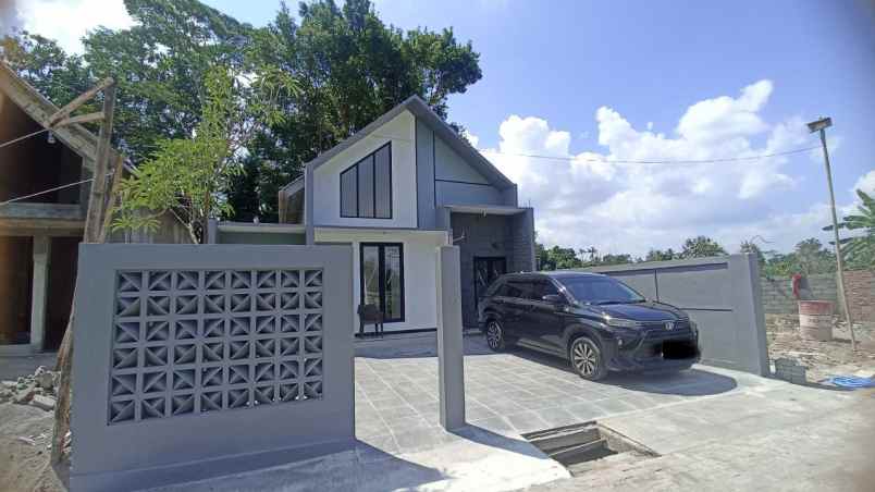 dijual rumah jl kaliurang km 12 5