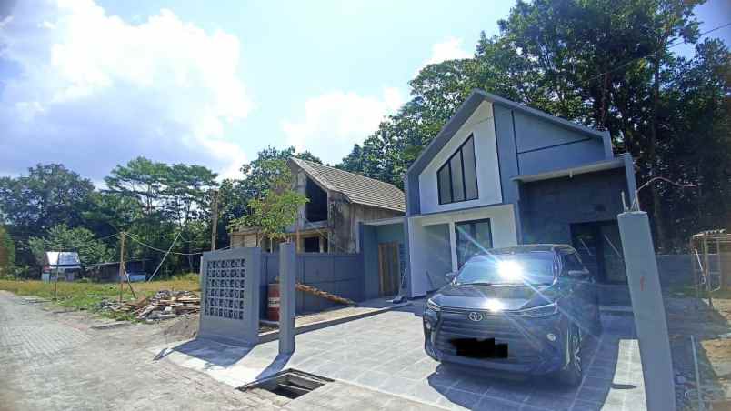 dijual rumah jl kaliurang km 12 5