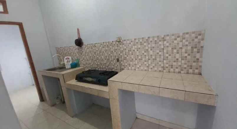 dijual rumah jl kaliurang km 8