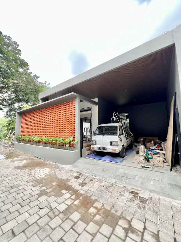dijual rumah jl palagan tentara pelajar