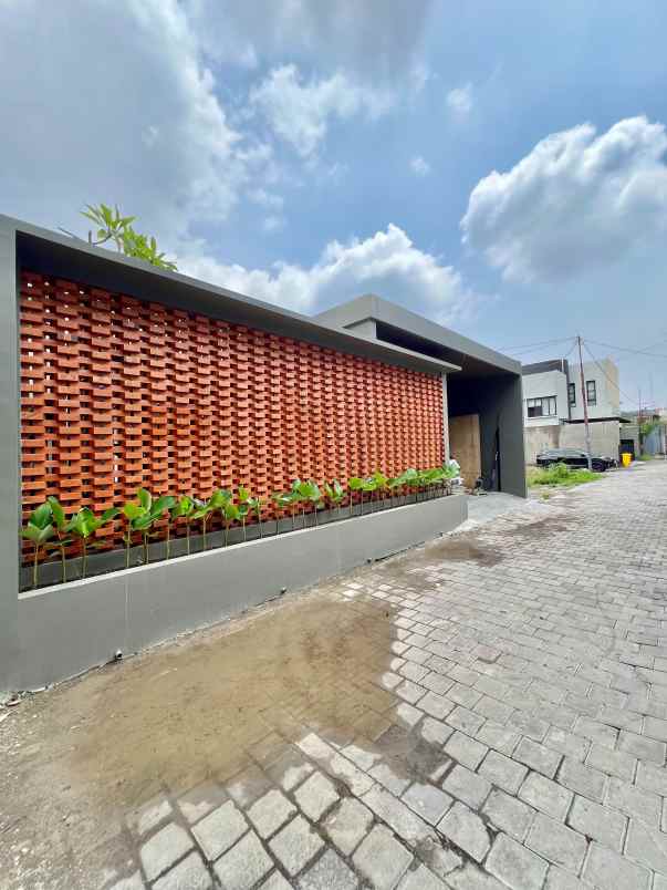 dijual rumah jl palagan tentara pelajar