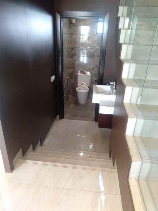 dijual rumah jl podomoro boulevard utara