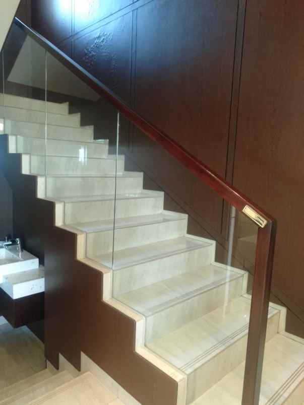 dijual rumah jl podomoro boulevard utara