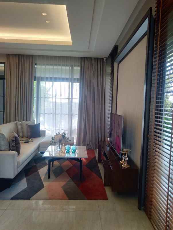 dijual rumah jl podomoro boulevard utara
