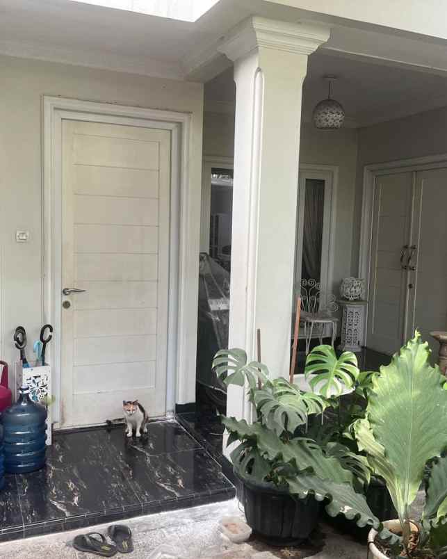 dijual rumah jl pondok bambu asri