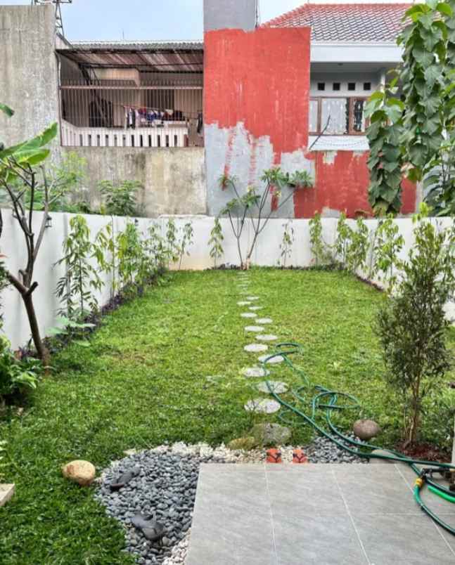 dijual rumah jl pondok kelapa duren
