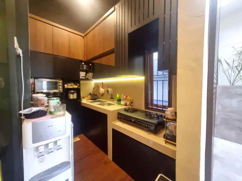 dijual rumah jl rawa bening