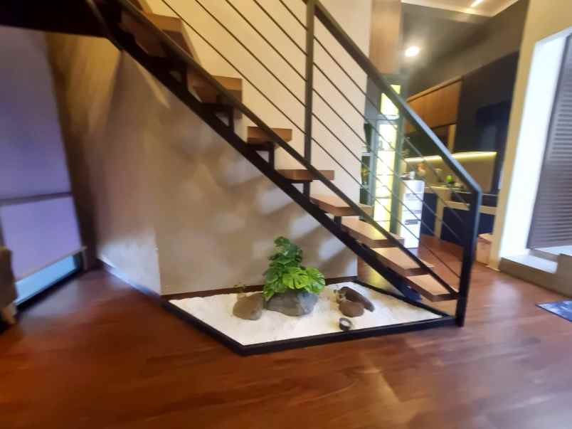 dijual rumah jl rawa bening