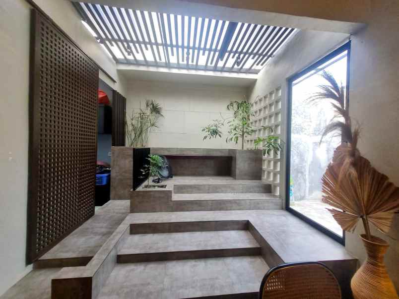 dijual rumah jl rawa bening