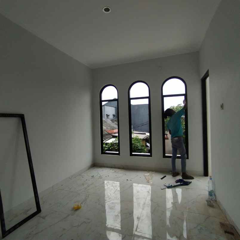 dijual rumah jl raya abiasa pamulang