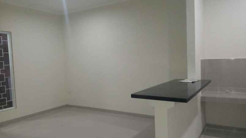 dijual rumah jl raya puspitek serpong