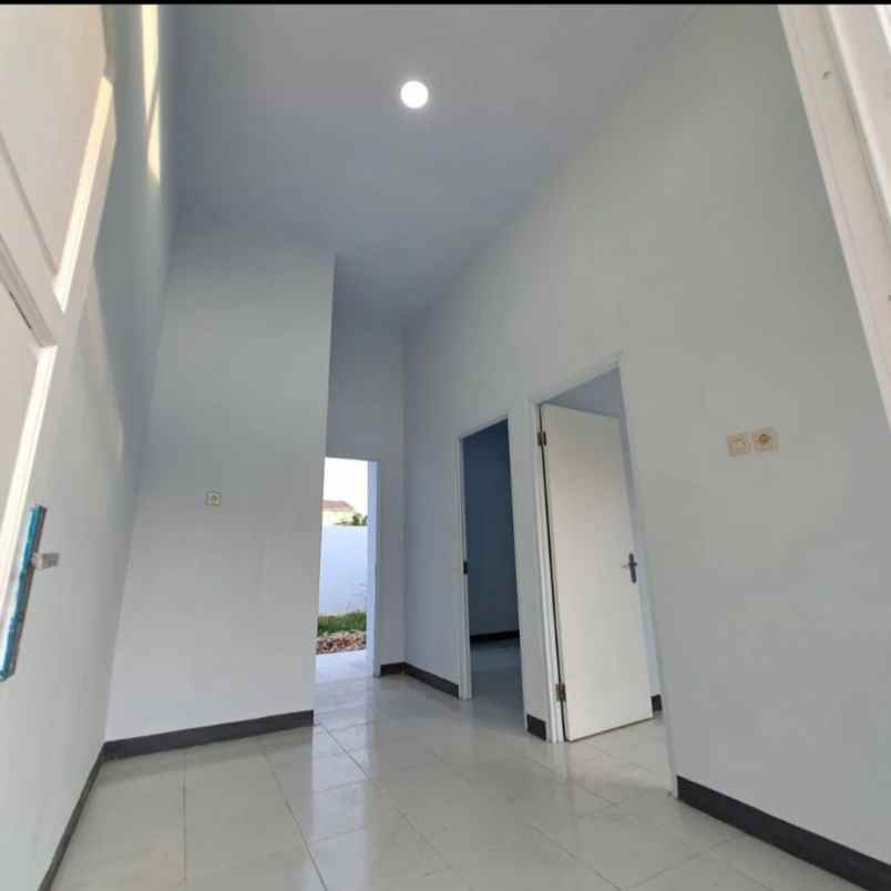 dijual rumah jl raya sasak panjang