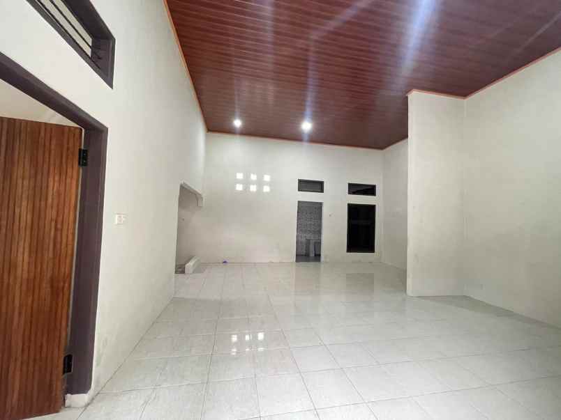 dijual rumah jl saleh gg kedrunan 7 no