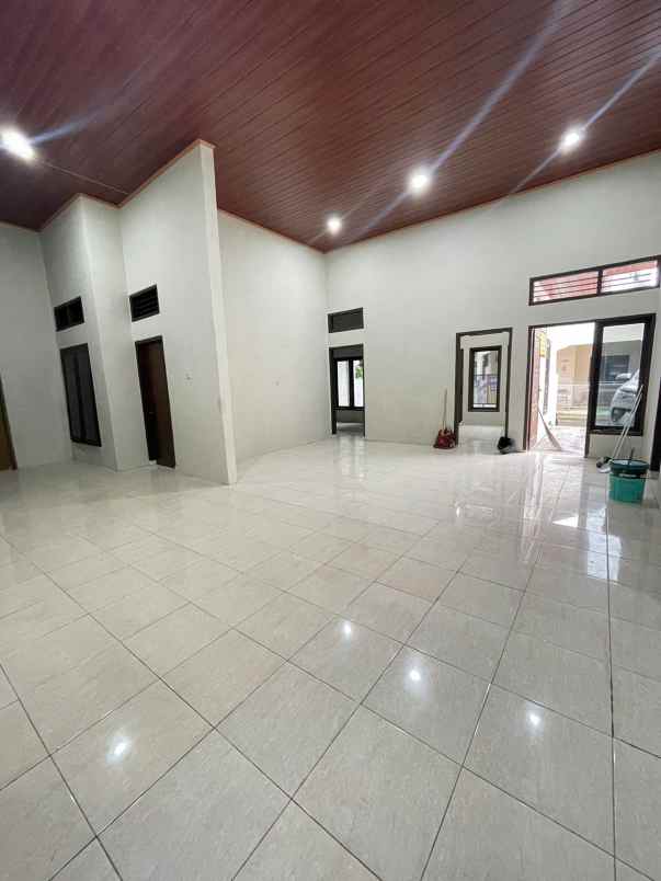 dijual rumah jl saleh gg kedrunan 7 no