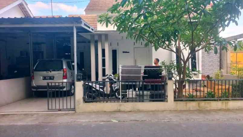 dijual rumah jl samas