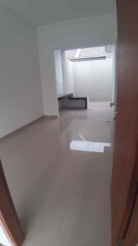dijual rumah jl sukapura ii telkom