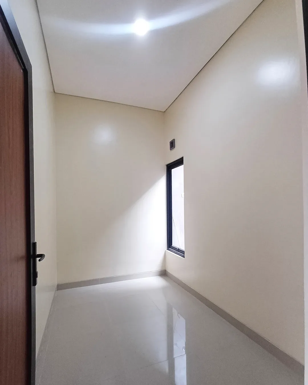 dijual rumah jl tajem