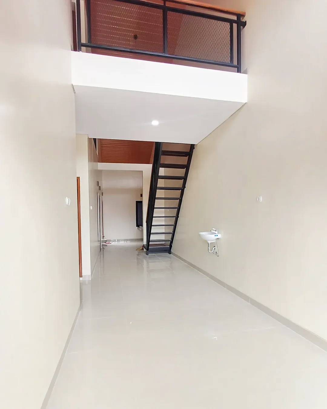 dijual rumah jl tajem