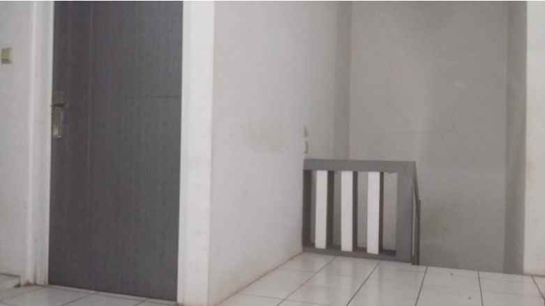 dijual rumah jl villa nusa indah