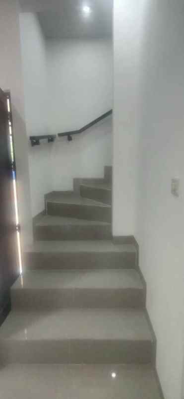 dijual rumah jln amd sasak panjang