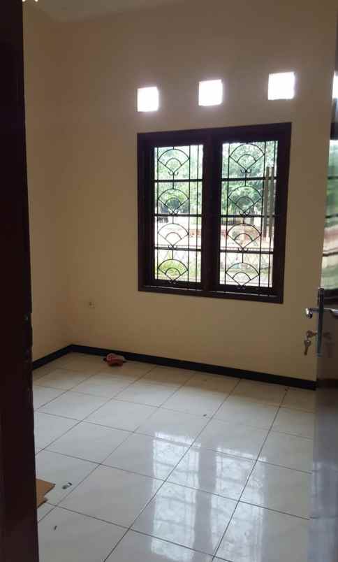dijual rumah karangrejo raya