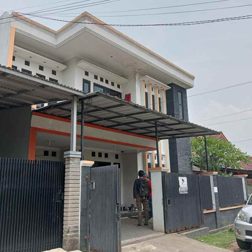 dijual rumah kawaluyaan indah