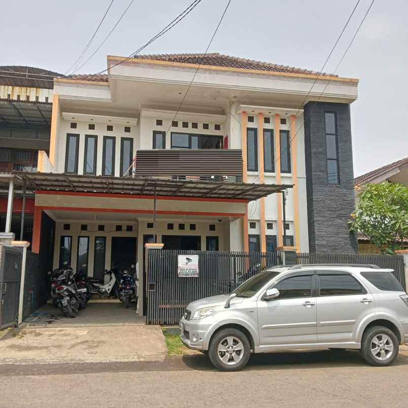 dijual rumah kawaluyaan indah