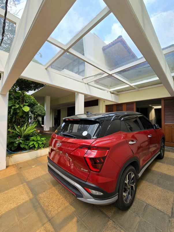 dijual rumah kayu putih