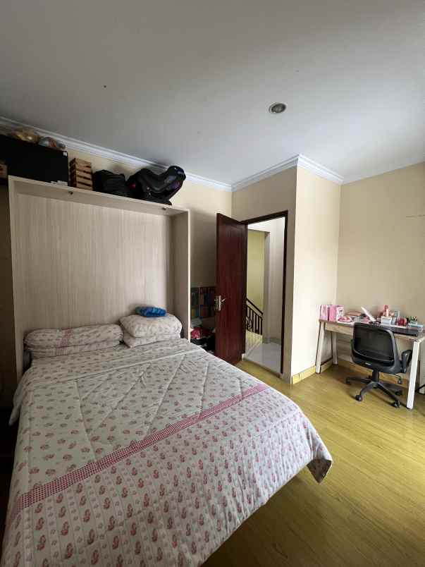 dijual rumah kebagusan