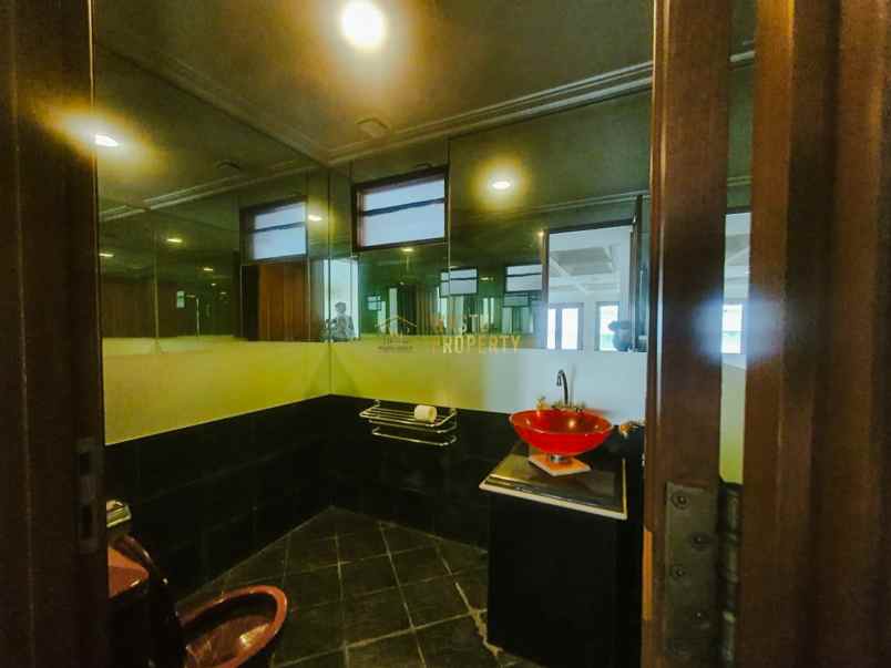 dijual rumah kebayoran lama