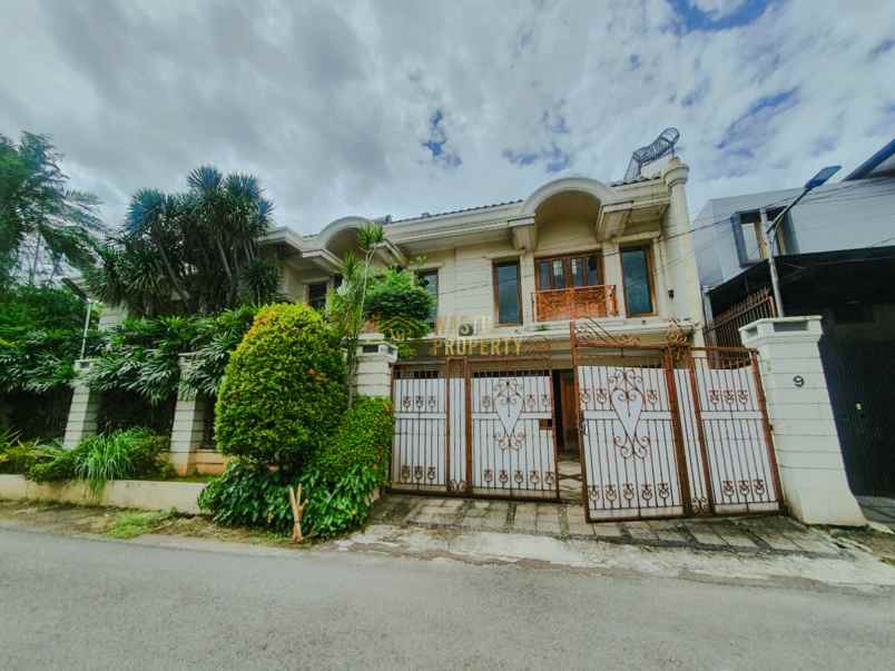 dijual rumah kebayoran lama