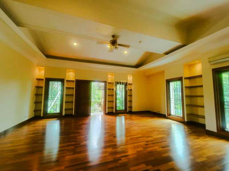 dijual rumah kebayoran lama