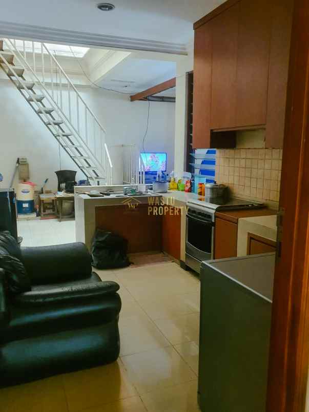dijual rumah kebayoran lama