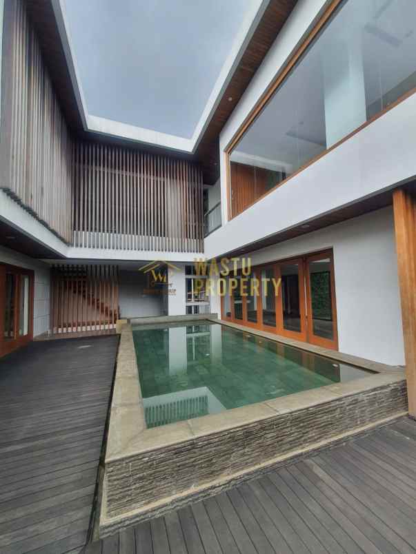 dijual rumah kebayoran lama