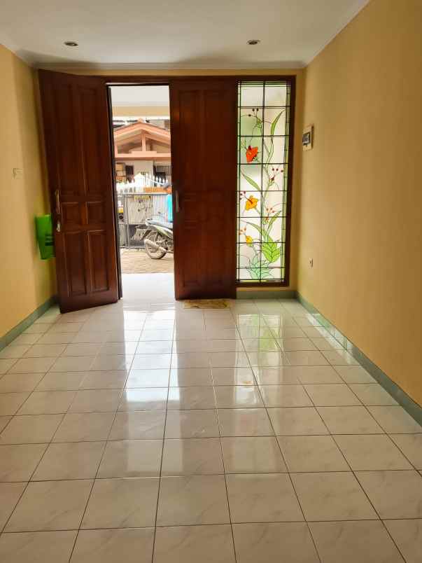 dijual rumah kelapa gading