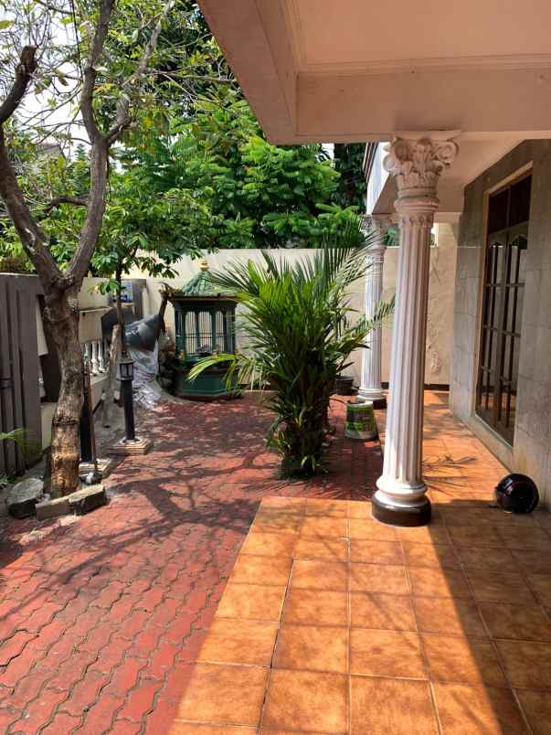 dijual rumah kemanggisan