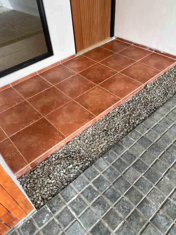 dijual rumah komplek arcamanik