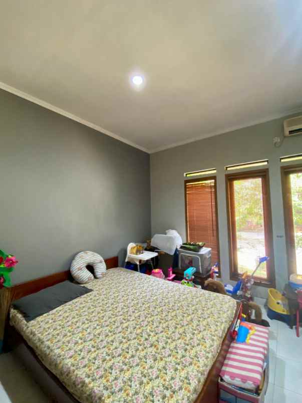 dijual rumah komplek bali view cireundeu