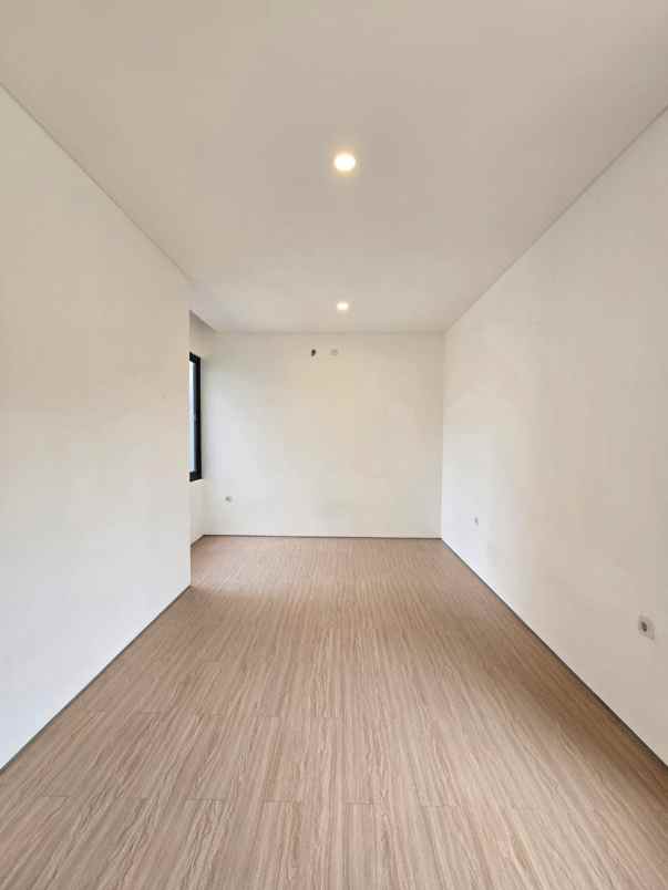 dijual rumah komplek billymoon