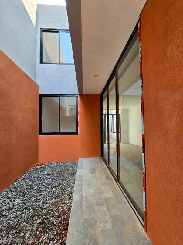 dijual rumah komplek billymoon