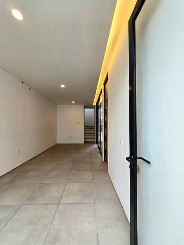 dijual rumah komplek billymoon