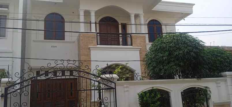dijual rumah komplek billymoon pondok