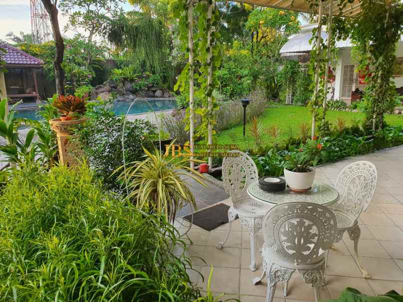 dijual rumah komplek bukit hijau