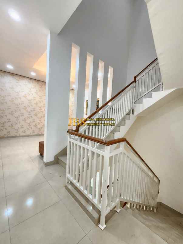 dijual rumah komplek cemara asri jalan