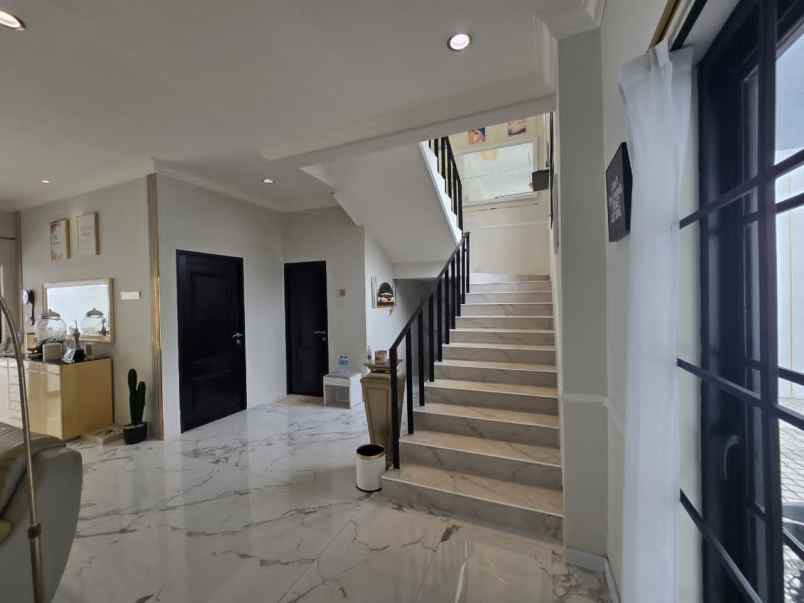 dijual rumah komplek gegerkalong permai