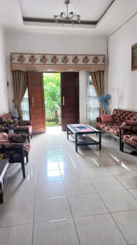 dijual rumah komplek johor indah permai