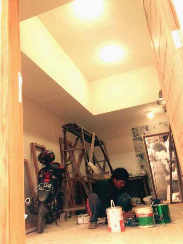 dijual rumah komplek margahayu raya