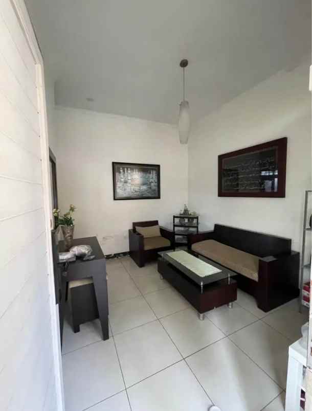 dijual rumah komplek margahayu raya