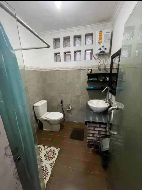 dijual rumah komplek margahayu raya